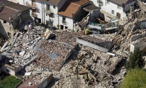 Daños producidos por el terremoto de L'Aquila de 2009 en la población de Onna. Crédito: REUTERS/Max Rossi.